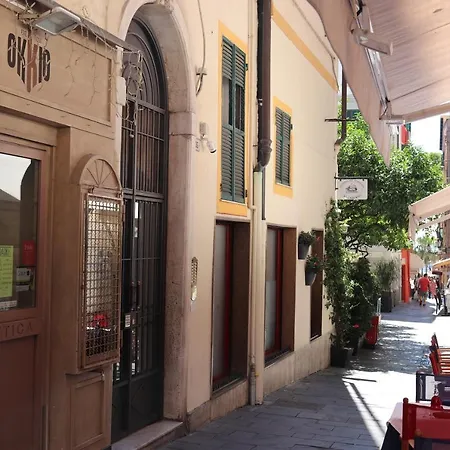 Lejlighed Kadevi -centralissimo, Parcheggio Gratuito, Bici- *