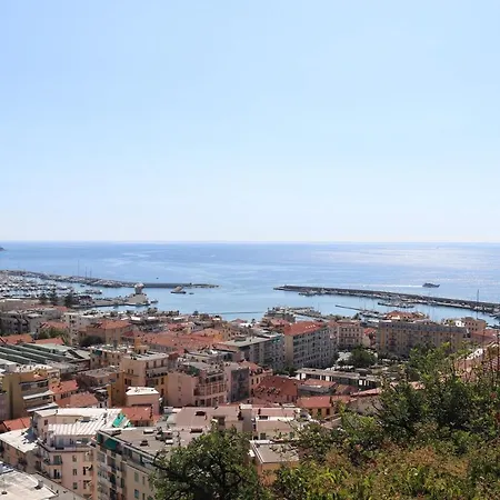 Kadevi -centralissimo, Parcheggio Gratuito, Bici- * Sanremo