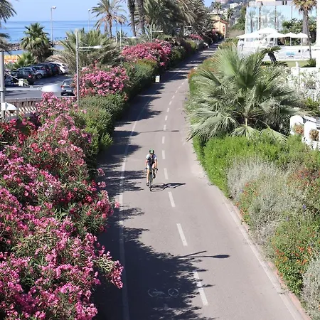 Kadevi -centralissimo, Parcheggio Gratuito A 200m , Bici Disponibili Apartamento *