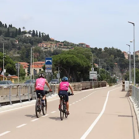 Kadevi -garage Privato, Biciclette- Sanremo