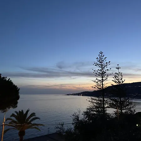 Kadevi -centralissimo, Parcheggio Gratuito A 200m , Bici Disponibili San Remo